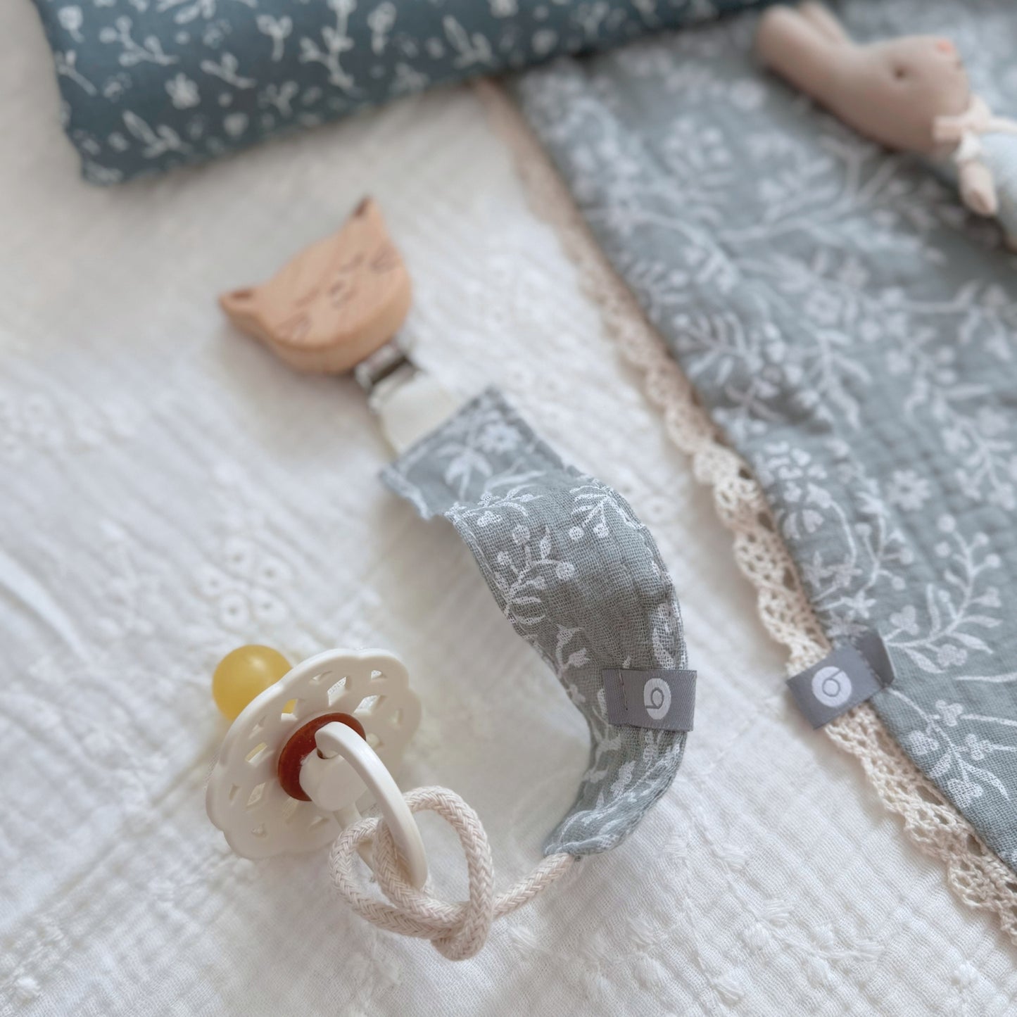 Muslin Pacifier Clip